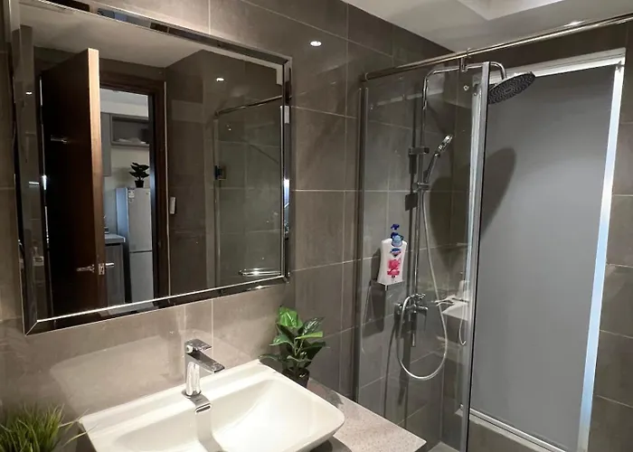 Apartment Spacious 12-pax Near Airport, Of Dreams, Okada, Ayala Malls, Moa & Solaire